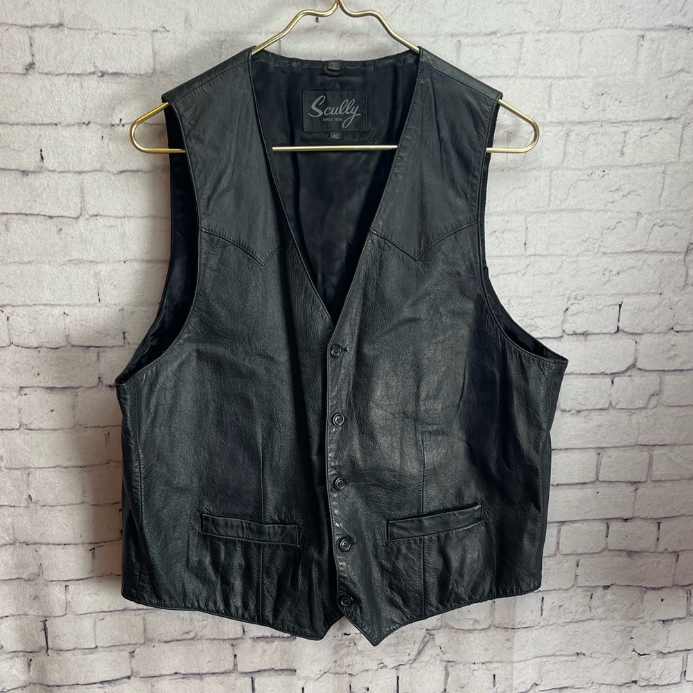 Scully black leather vest size 42 *LINER IS DAMAGED*